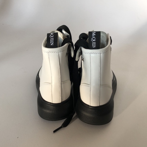 Brand new Alexander McQueen unisex kids  white boots size 25 - Picture 4 of 7